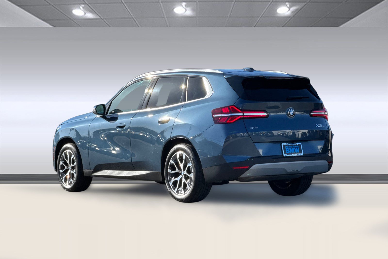 Used 2026 BMW X3 xDrive30i w/ Premium Package AWD/4WD image 3