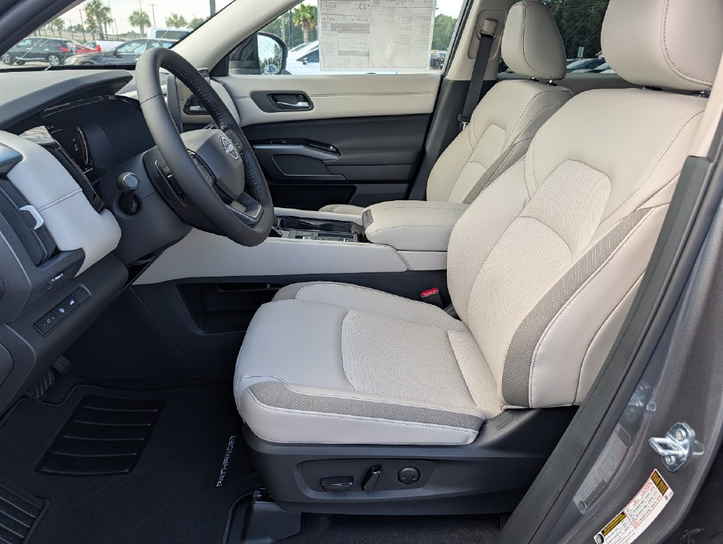 New 2026 Nissan Pathfinder SL FWD image 14