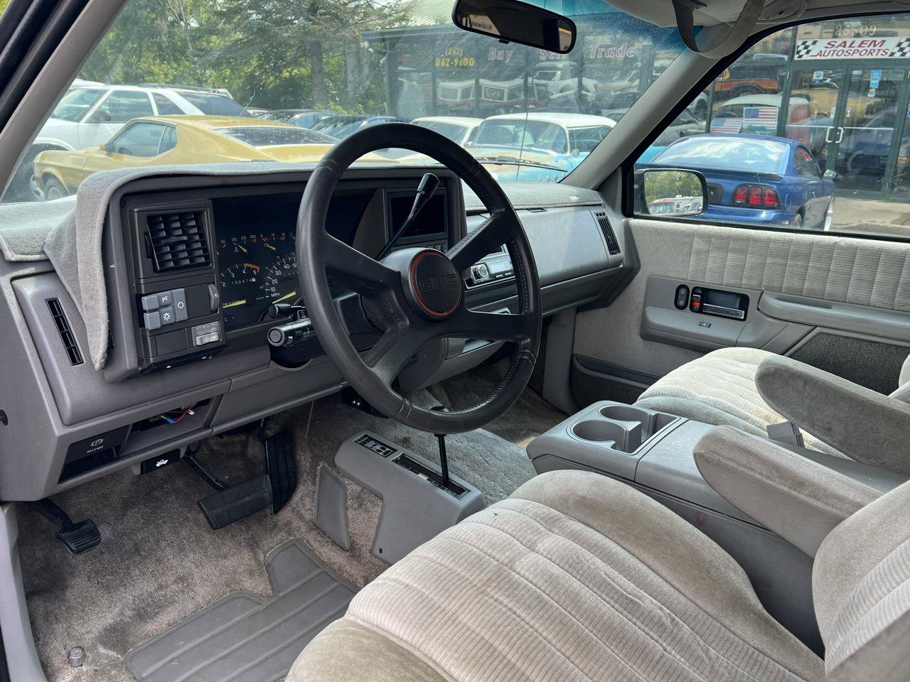 Used 1993 GMC Suburban 2500 AWD/4WD image 7