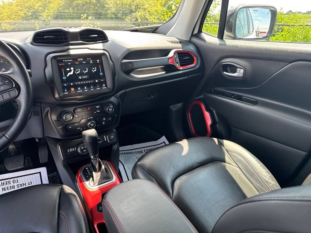 Used 2022 Jeep Renegade Trailhawk AWD/4WD image 10