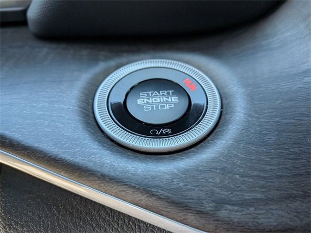 New 2025 Jeep Grand Cherokee Limited w/ Black Appearance Package image 20