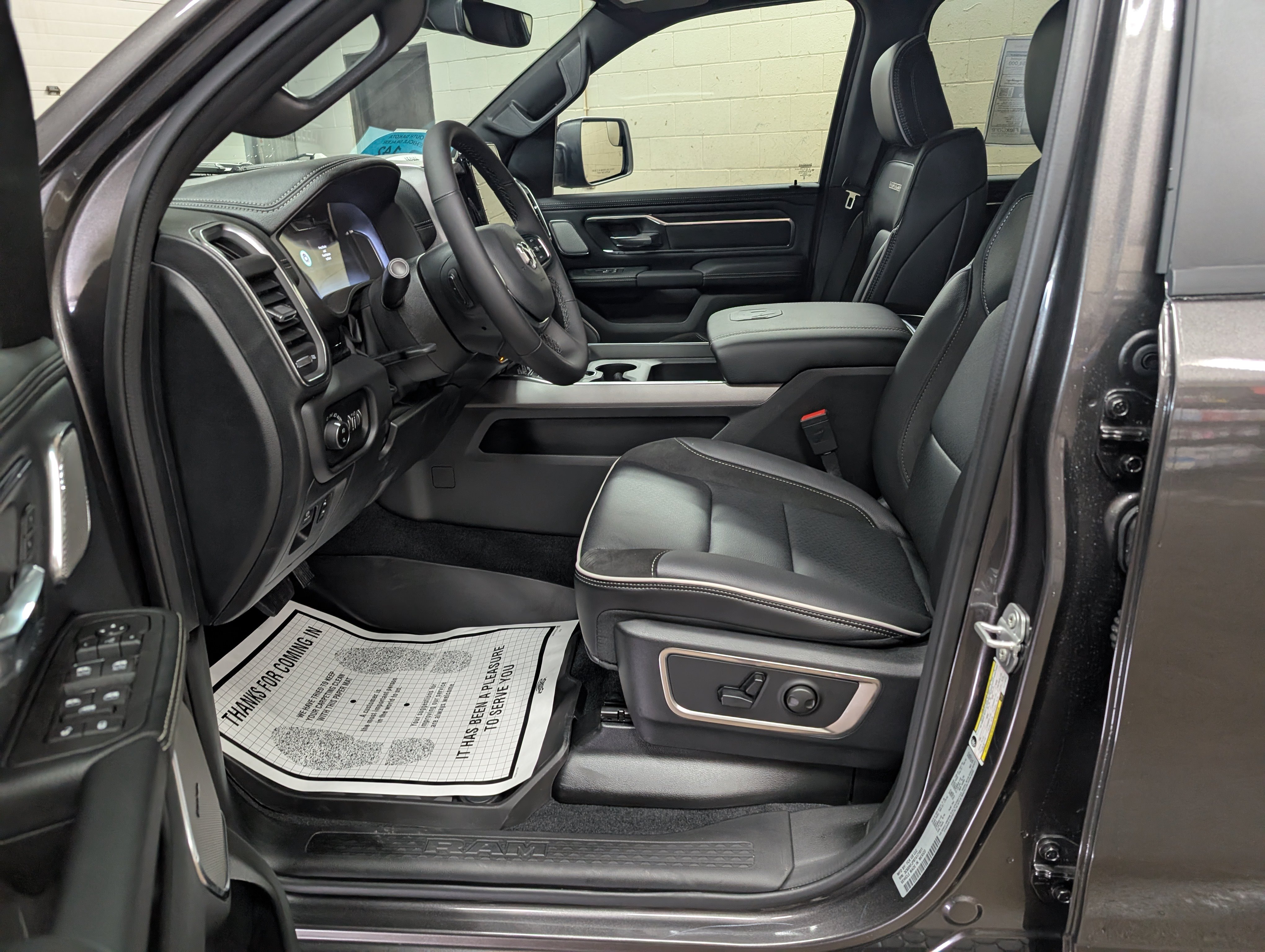 New 2026 RAM 1500 Laramie AWD/4WD image 14