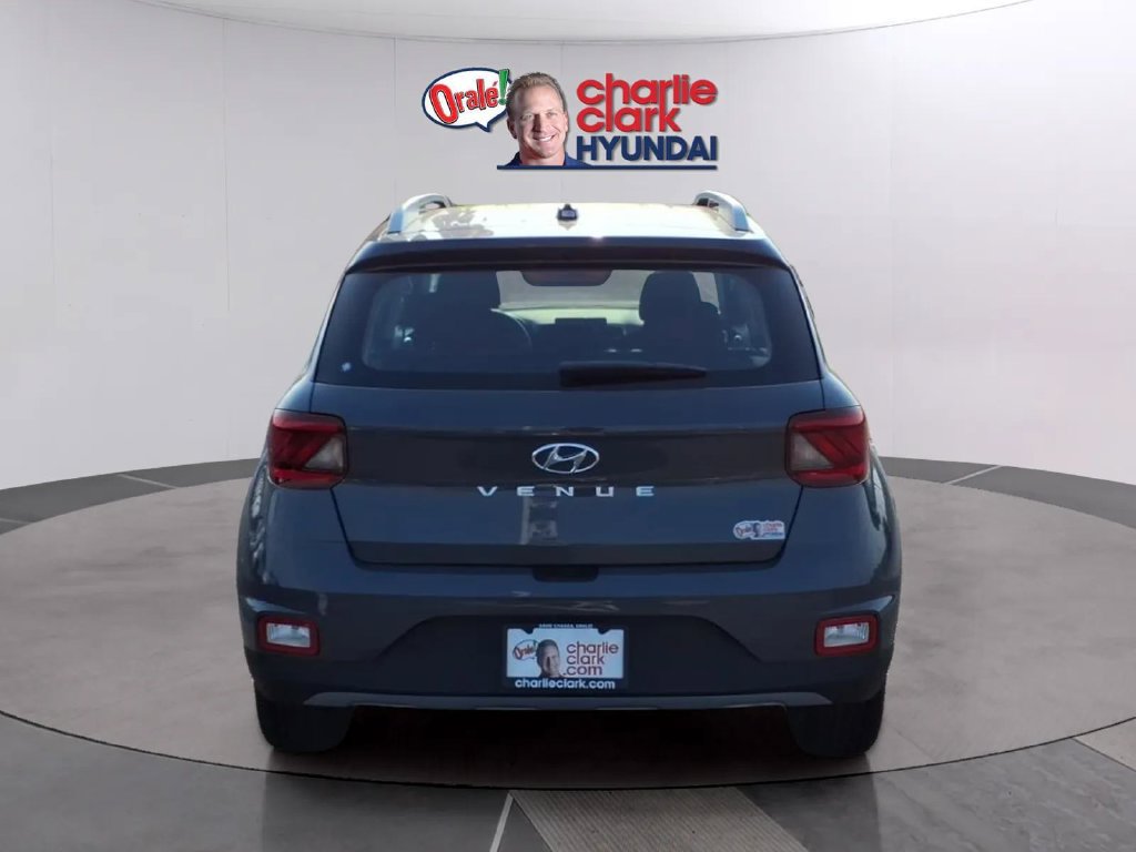 New 2026 Hyundai Venue SEL FWD image 4