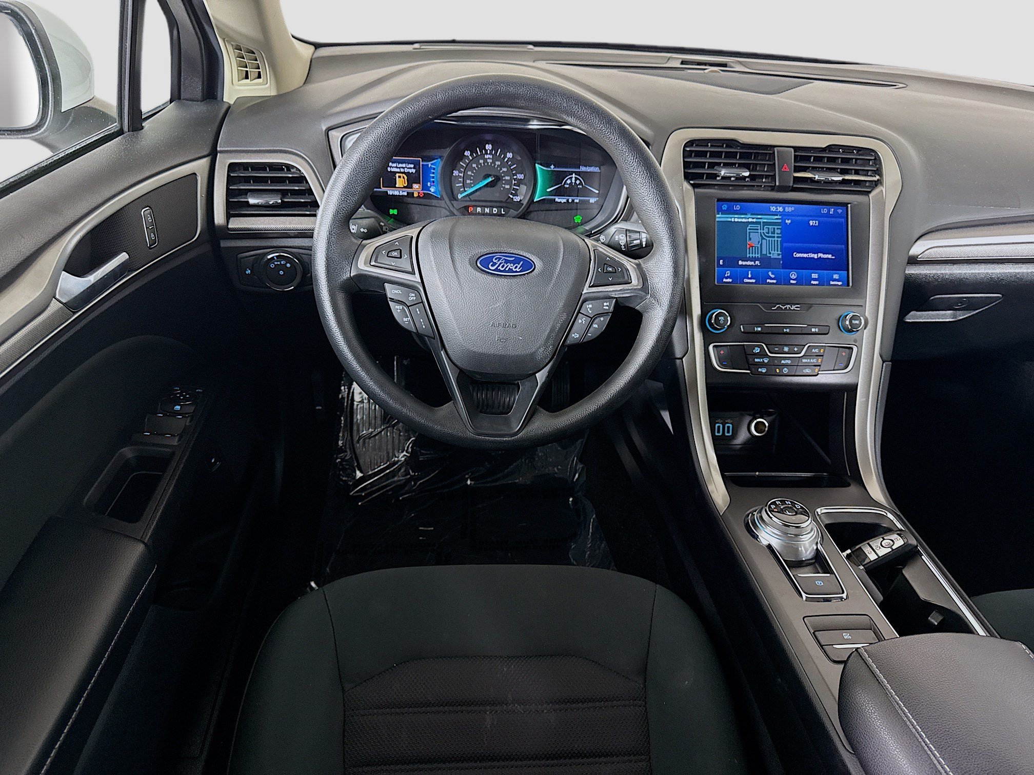 Used 2020 Ford Fusion SE FWD image 17