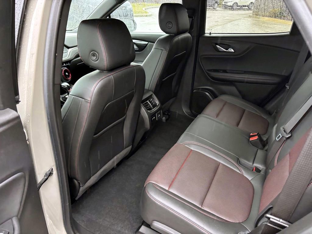 Used 2021 Chevrolet Blazer RS w/ Enhanced Convenience Package image 27