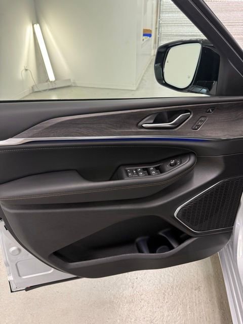 New 2025 Jeep Grand Cherokee Overland w/ Luxury Tech Group IV image 8