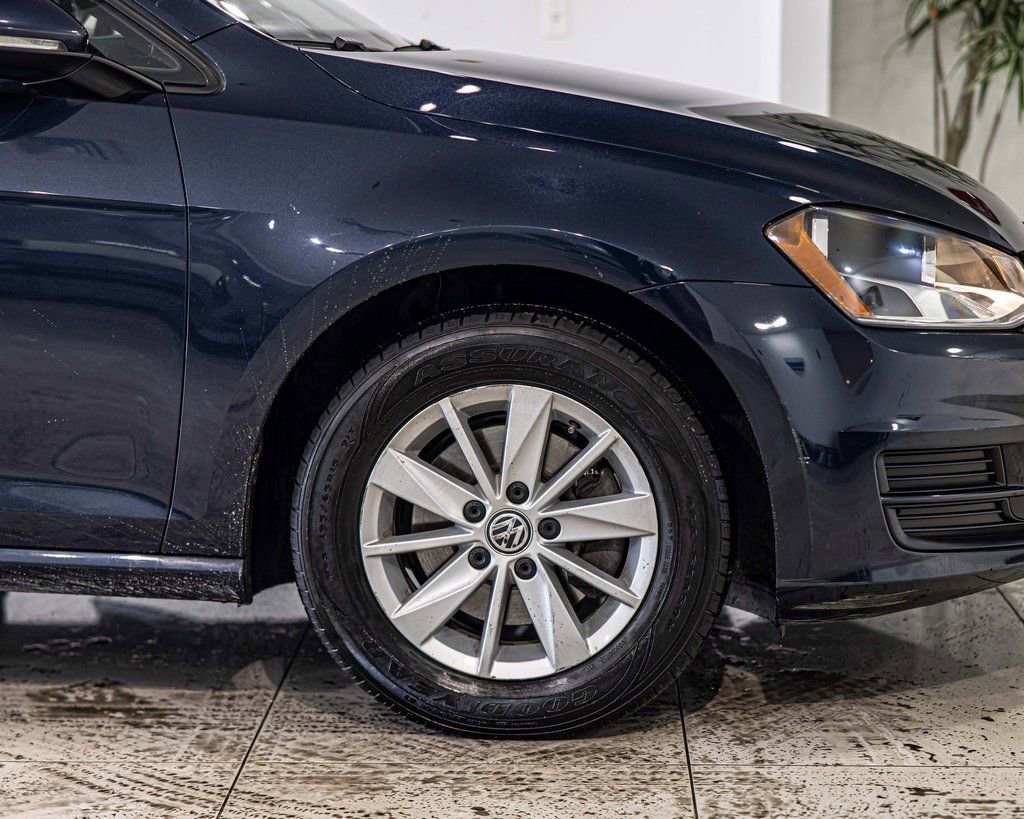 Used 2016 Volkswagen Golf S image 10