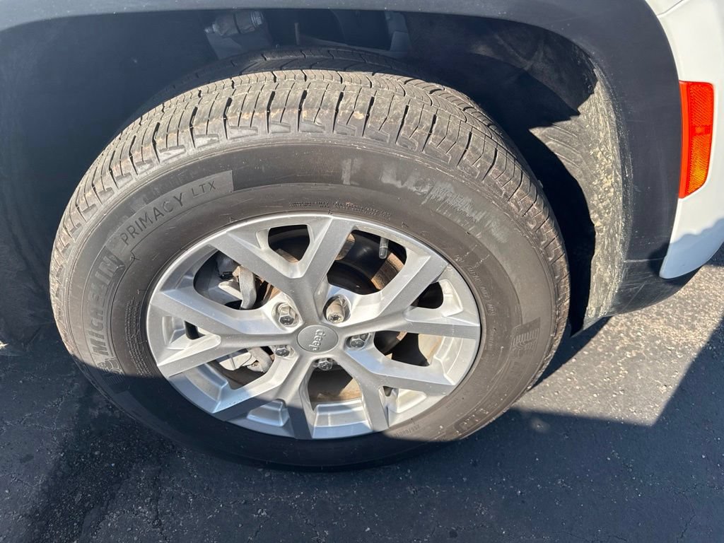 Certified 2023 Jeep Grand Cherokee Limited AWD/4WD image 27