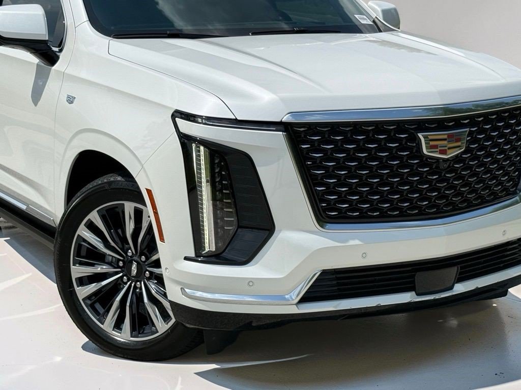 Certified 2025 Cadillac Escalade Premium Luxury w/ Touring Package AWD/4WD image 7