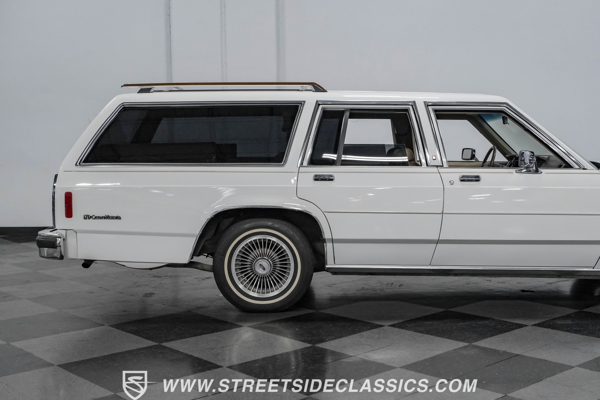 Used 1990 Ford LTD Crown Victoria image 29