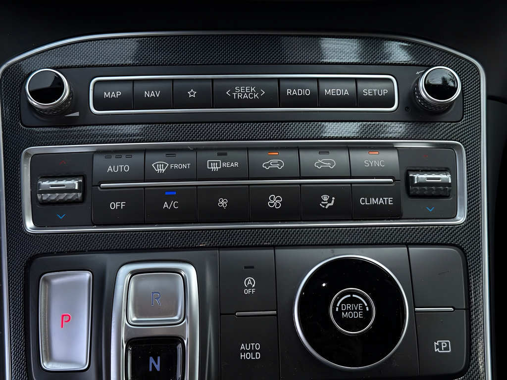 Used 2021 Hyundai Santa Fe SEL w/ Convenience + Premium Package FWD image 29