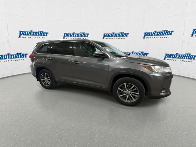Used 2017 Toyota Highlander XLE image 13
