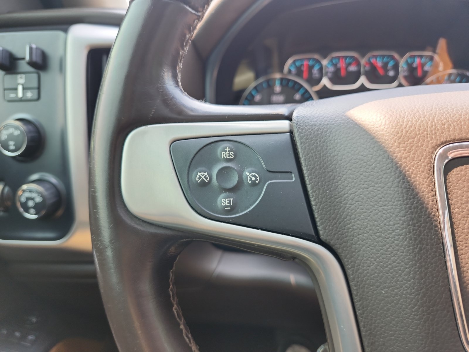 Used 2018 GMC Sierra 1500 SLT w/ SLT Premium Package AWD/4WD image 25