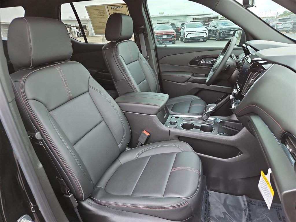 Used 2023 Chevrolet Traverse RS w/ LPO, Floor Liner Package image 28