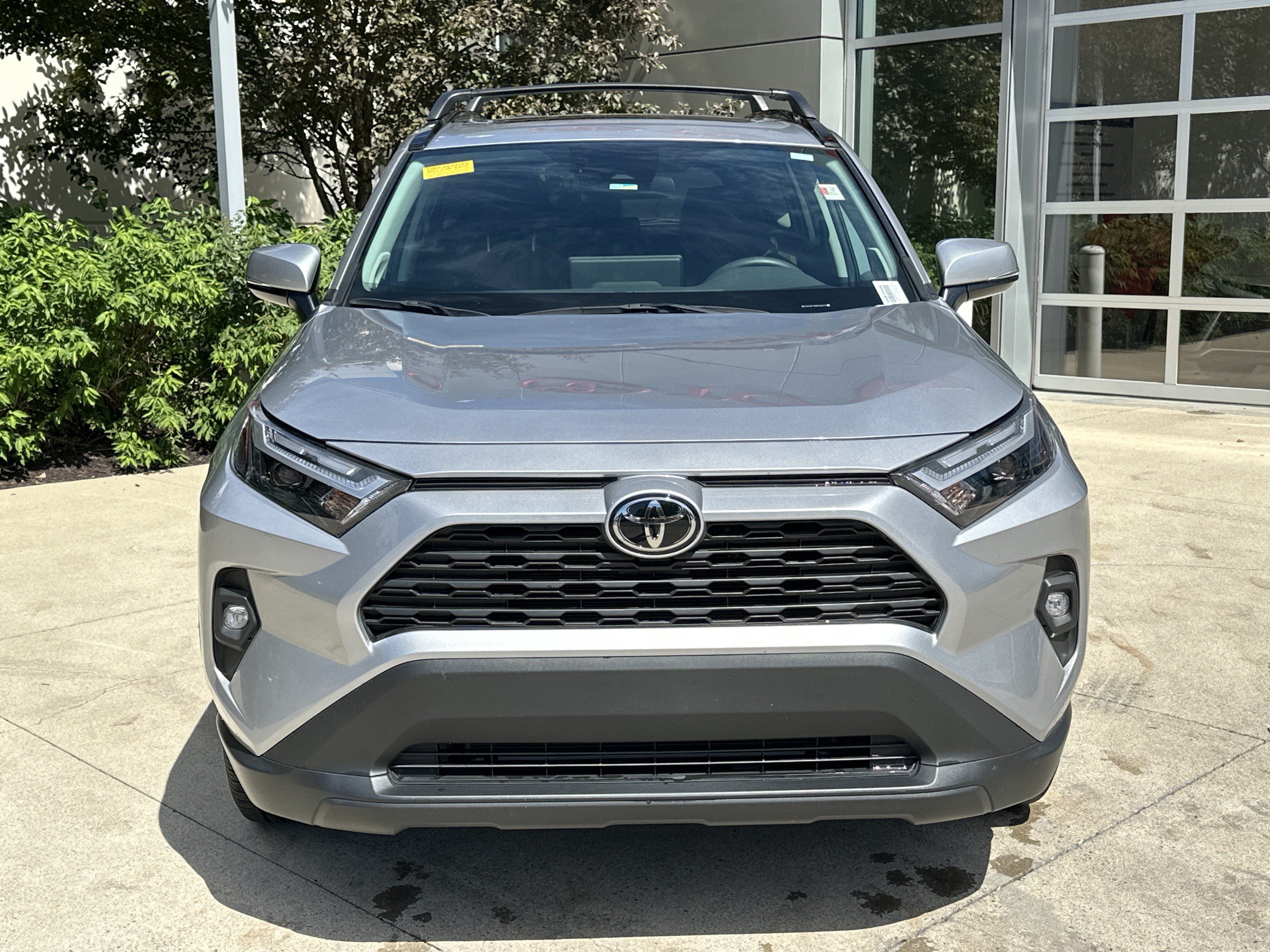 Used 2025 Toyota RAV4 XLE Premium w/ Weather Package AWD/4WD image 5