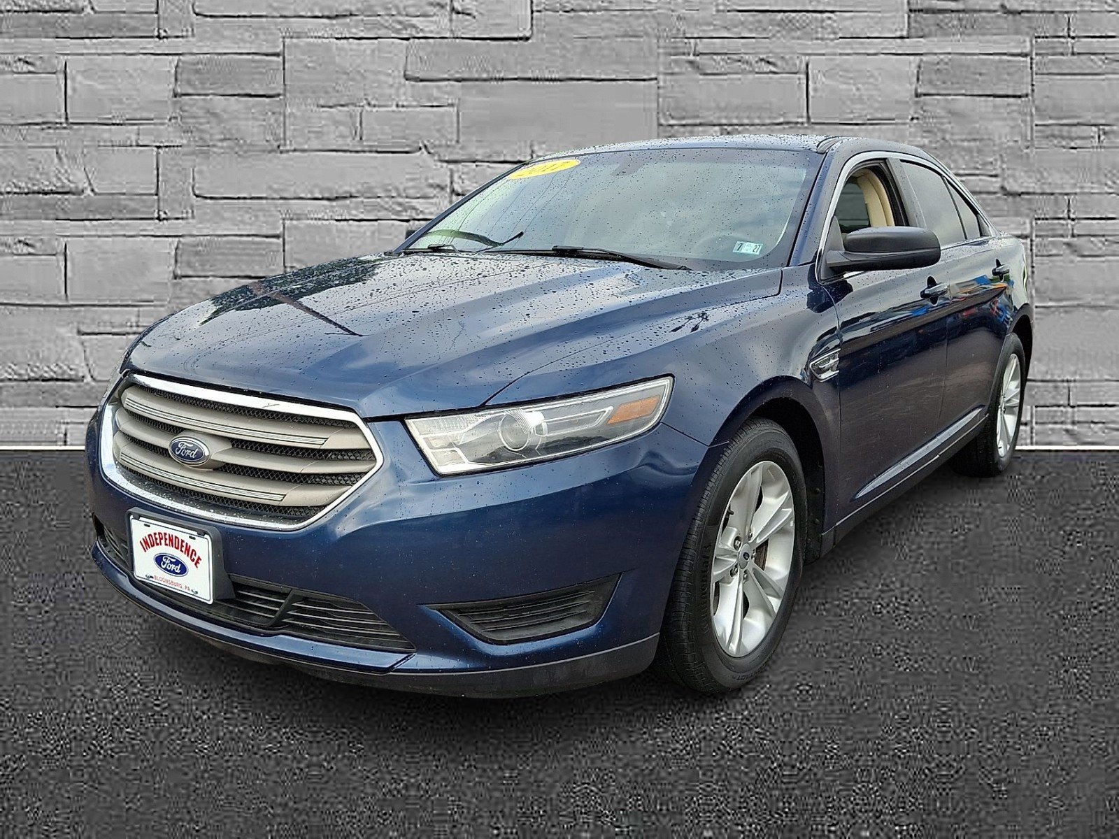 Certified 2017 Ford Taurus SE FWD image 4