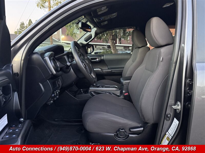 Used 2017 Toyota Tacoma TRD Off-Road w/ Tow Package (A/T) AWD/4WD image 5