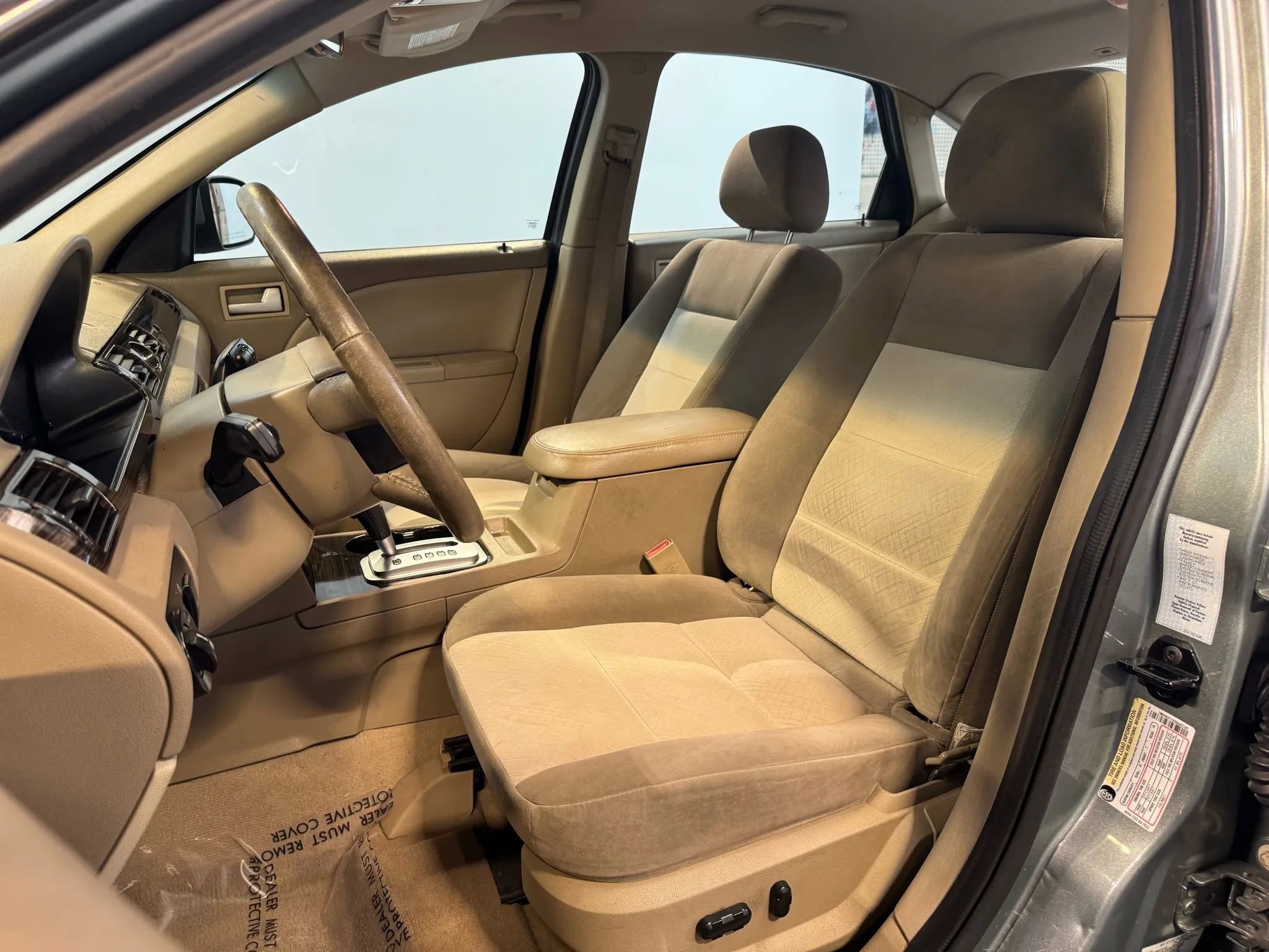 Used 2005 Mercury Montego Luxury image 9