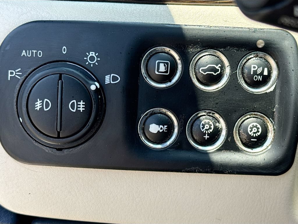 Used 2012 Maserati GranTurismo Convertible RWD image 11