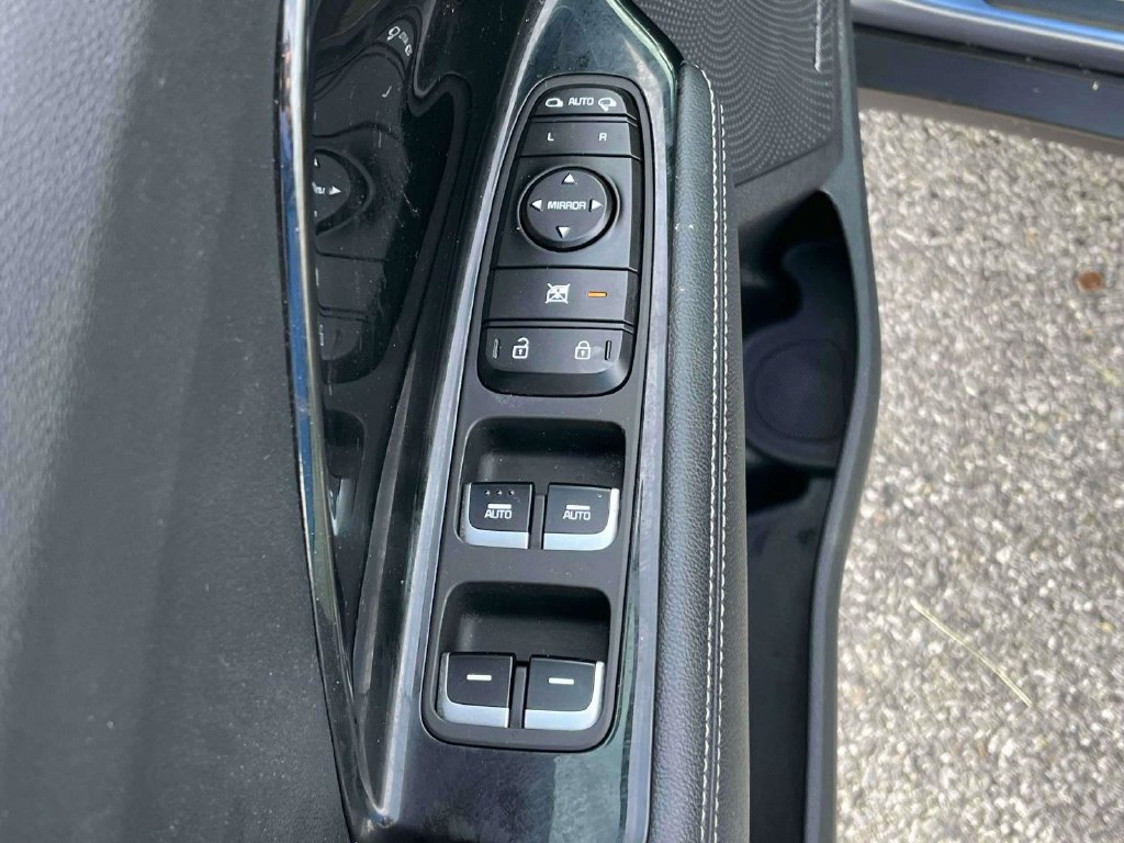Used 2022 Kia Niro EX Premium FWD image 12