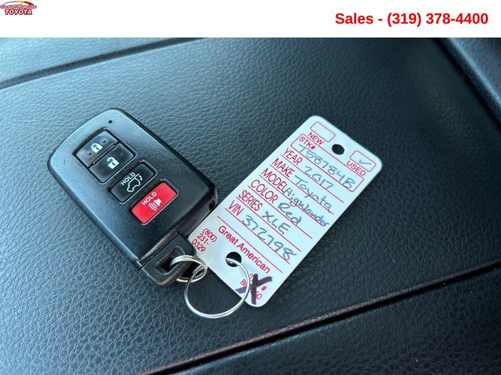 Used 2017 Toyota Highlander XLE w/ Carpet Mat Package AWD/4WD image 26