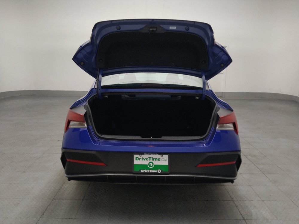 Used 2025 Hyundai Elantra SE FWD image 29