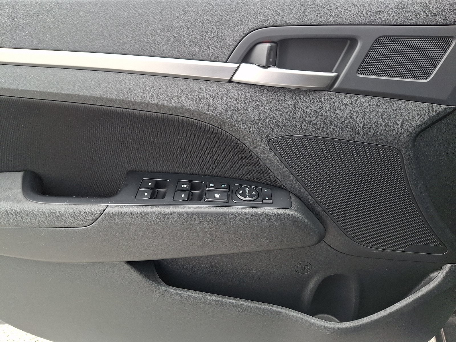 Used 2020 Hyundai Elantra SEL w/ Cargo Package (C1) FWD image 12