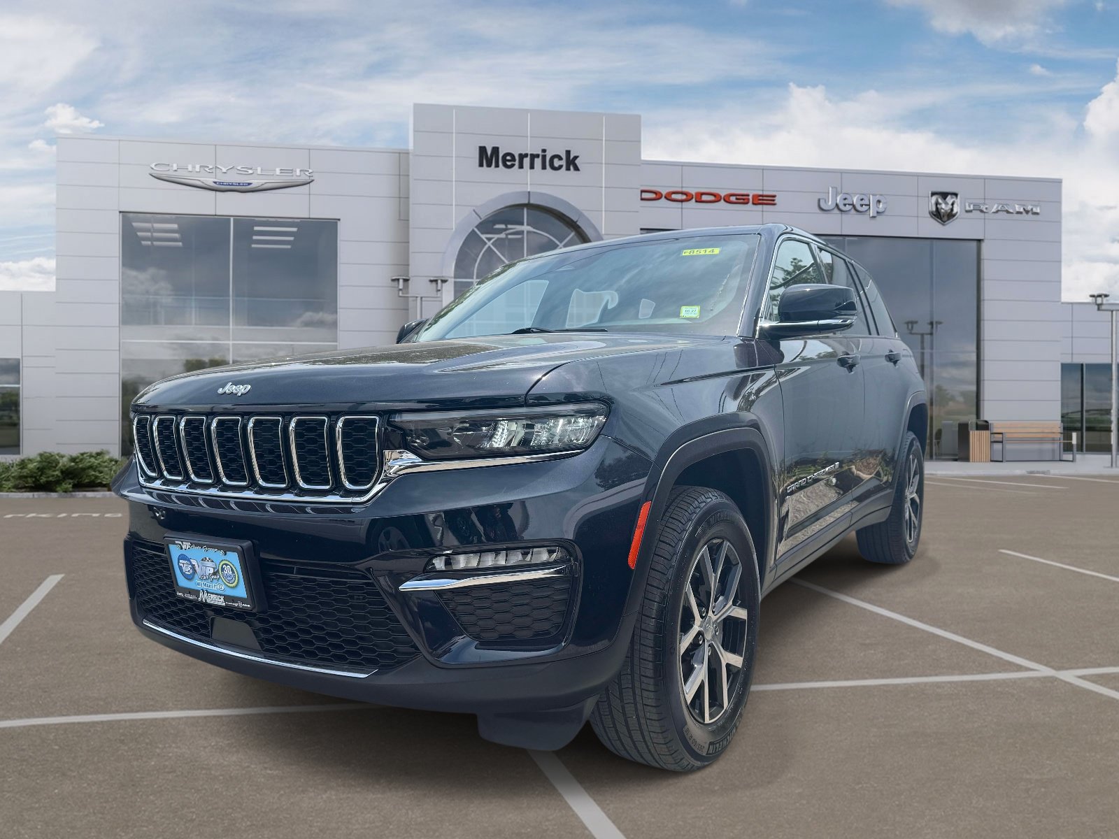 Certified 2024 Jeep Grand Cherokee Limited AWD/4WD image 4