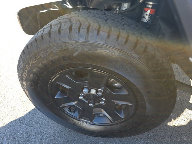 Used 2022 Jeep Gladiator Mojave AWD/4WD image 34