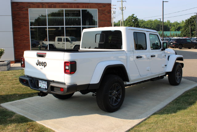 New 2026 Jeep Gladiator Sport AWD/4WD image 36