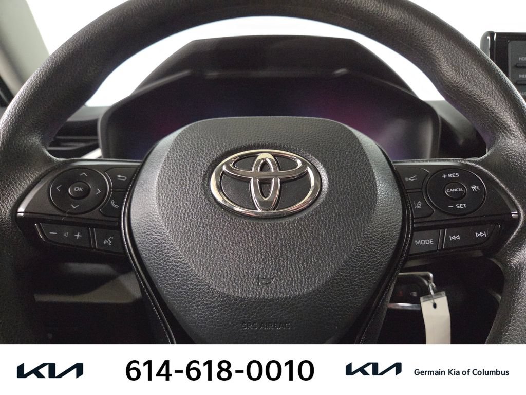 Used 2021 Toyota RAV4 LE AWD/4WD image 22