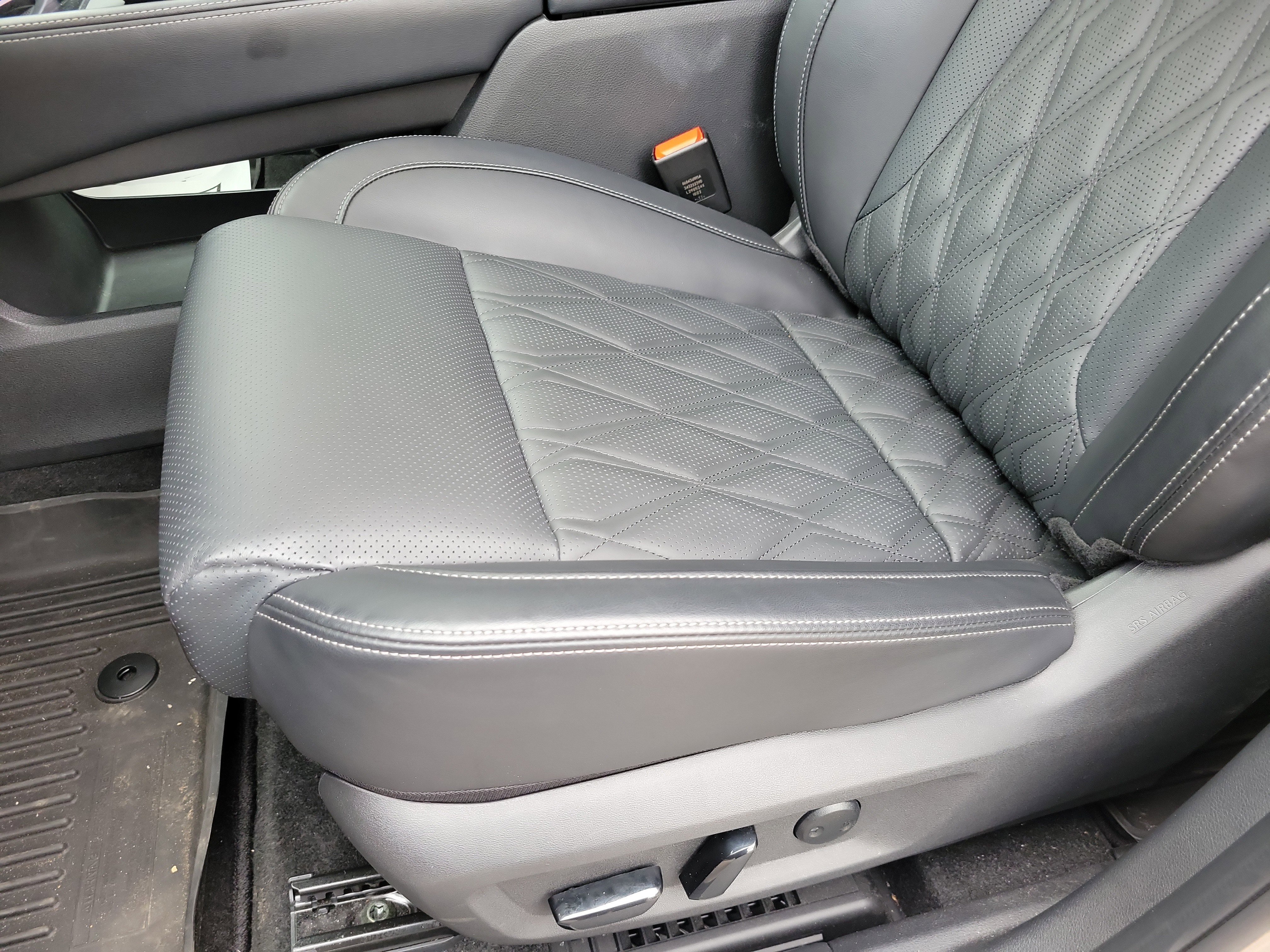 Used 2025 Nissan Rogue Platinum w/ Platinum Premium Package AWD/4WD image 10