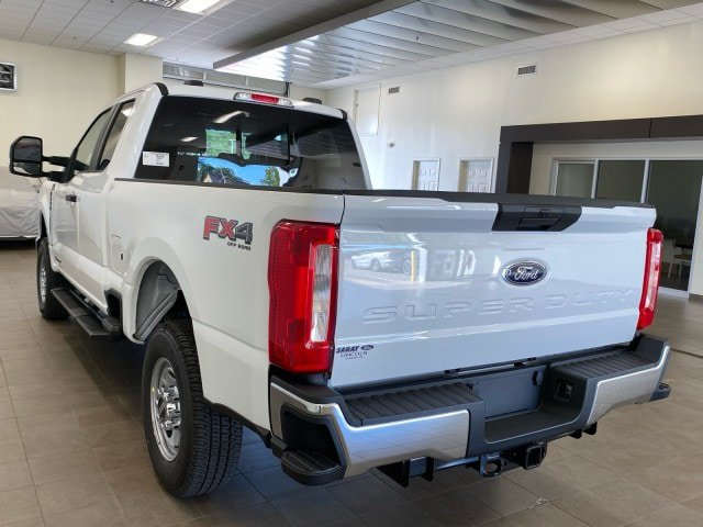 New 2026 Ford F250 XL w/ FX4 Off-Road Package AWD/4WD image 5