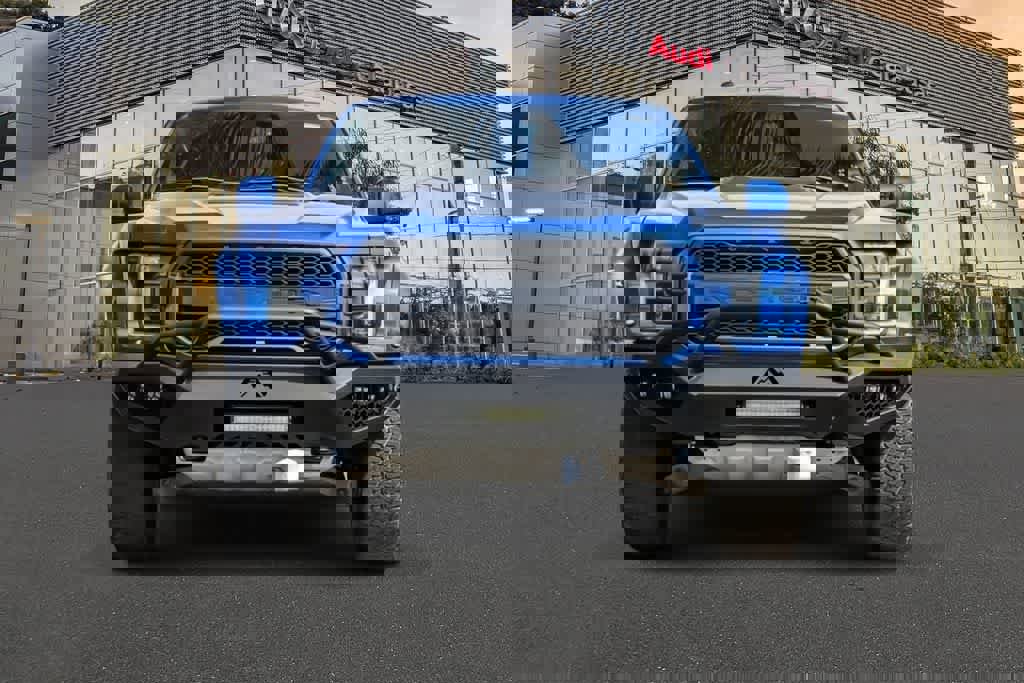 Used 2017 Ford F150 Raptor w/ Equipment Group 802A Luxury AWD/4WD image 2