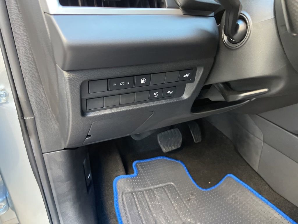 New 2025 Mitsubishi Outlander SE image 33