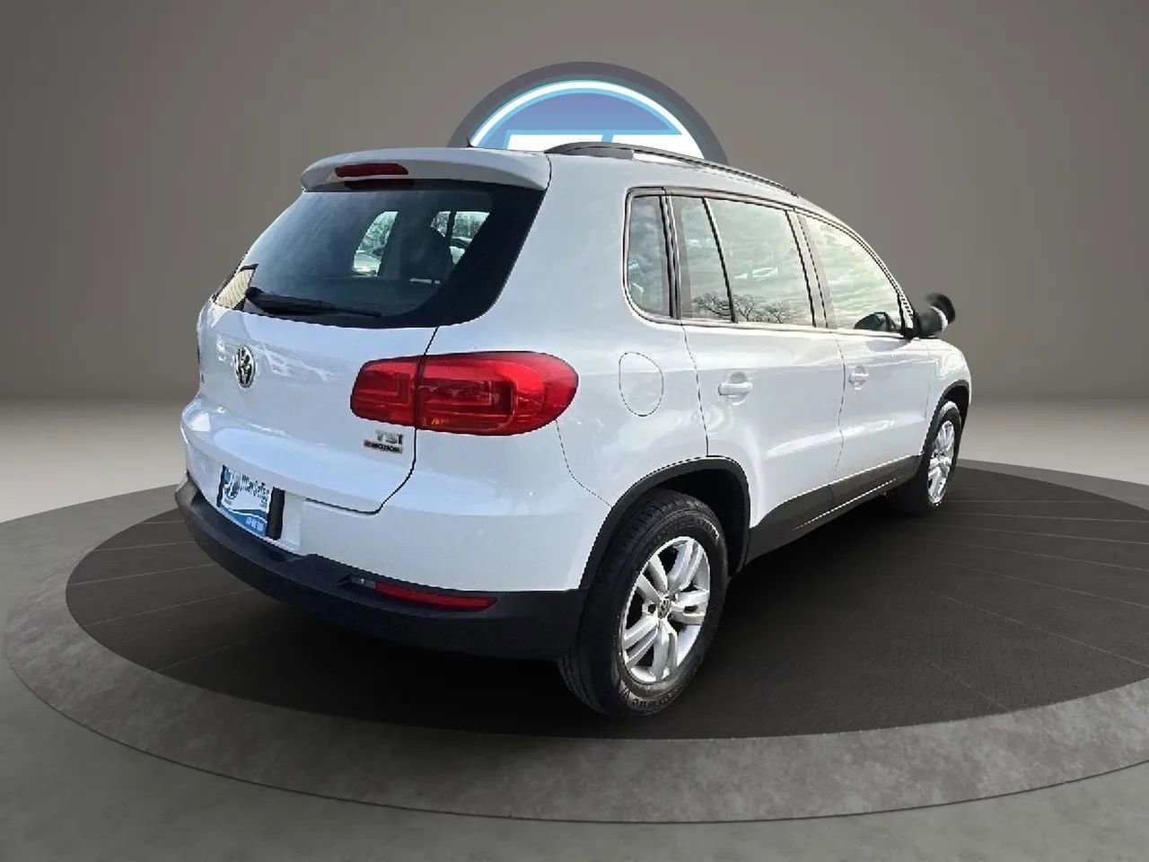Used 2016 Volkswagen Tiguan SE image 11