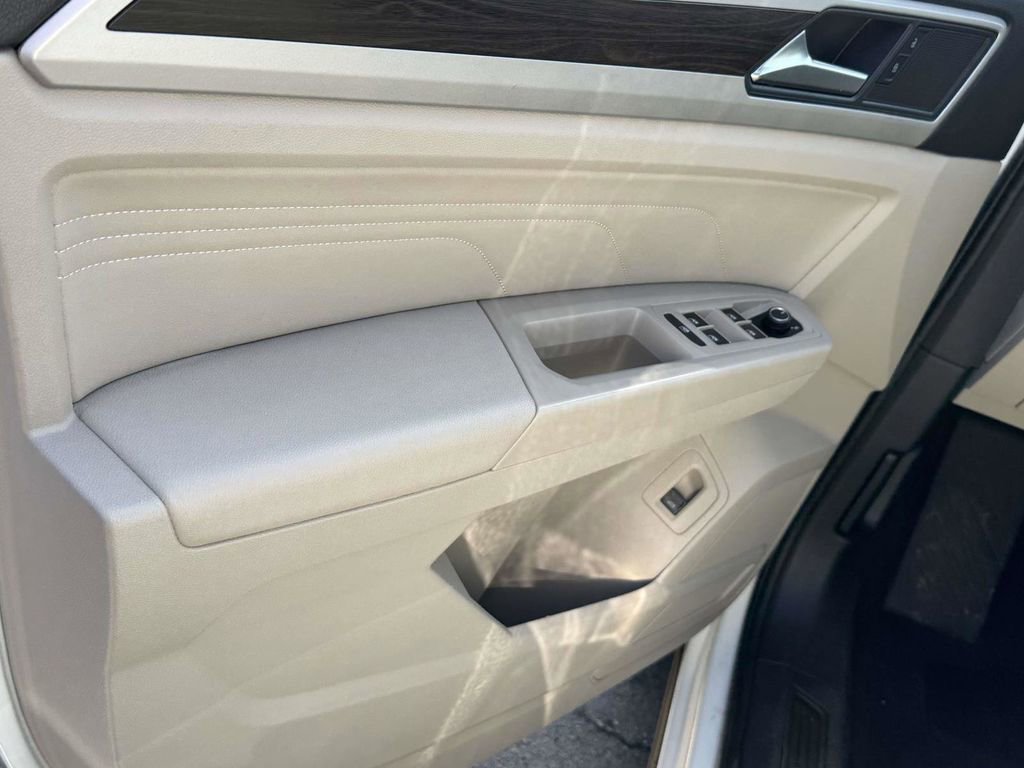 Used 2023 Volkswagen Atlas SE AWD/4WD image 28