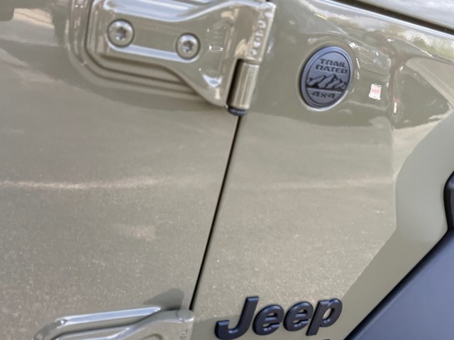 Used 2025 Jeep Wrangler Sport AWD/4WD image 33
