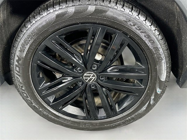 Used 2022 Volkswagen Tiguan SE R-Line image 31