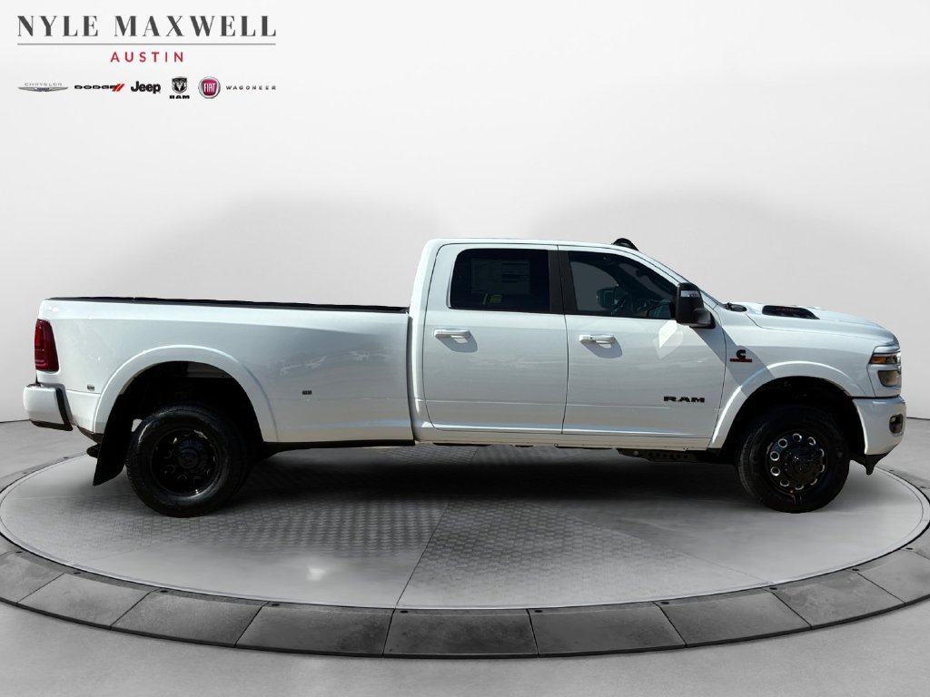 New 2027 RAM 3500 Laramie AWD/4WD image 17