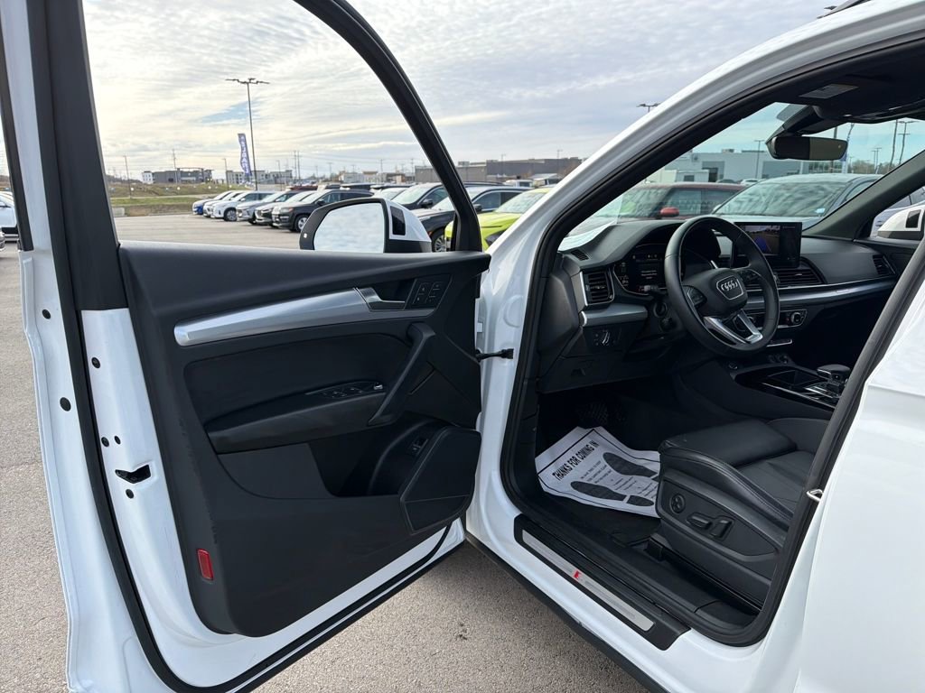 Used 2025 Audi Q5 2.0T Premium image 16