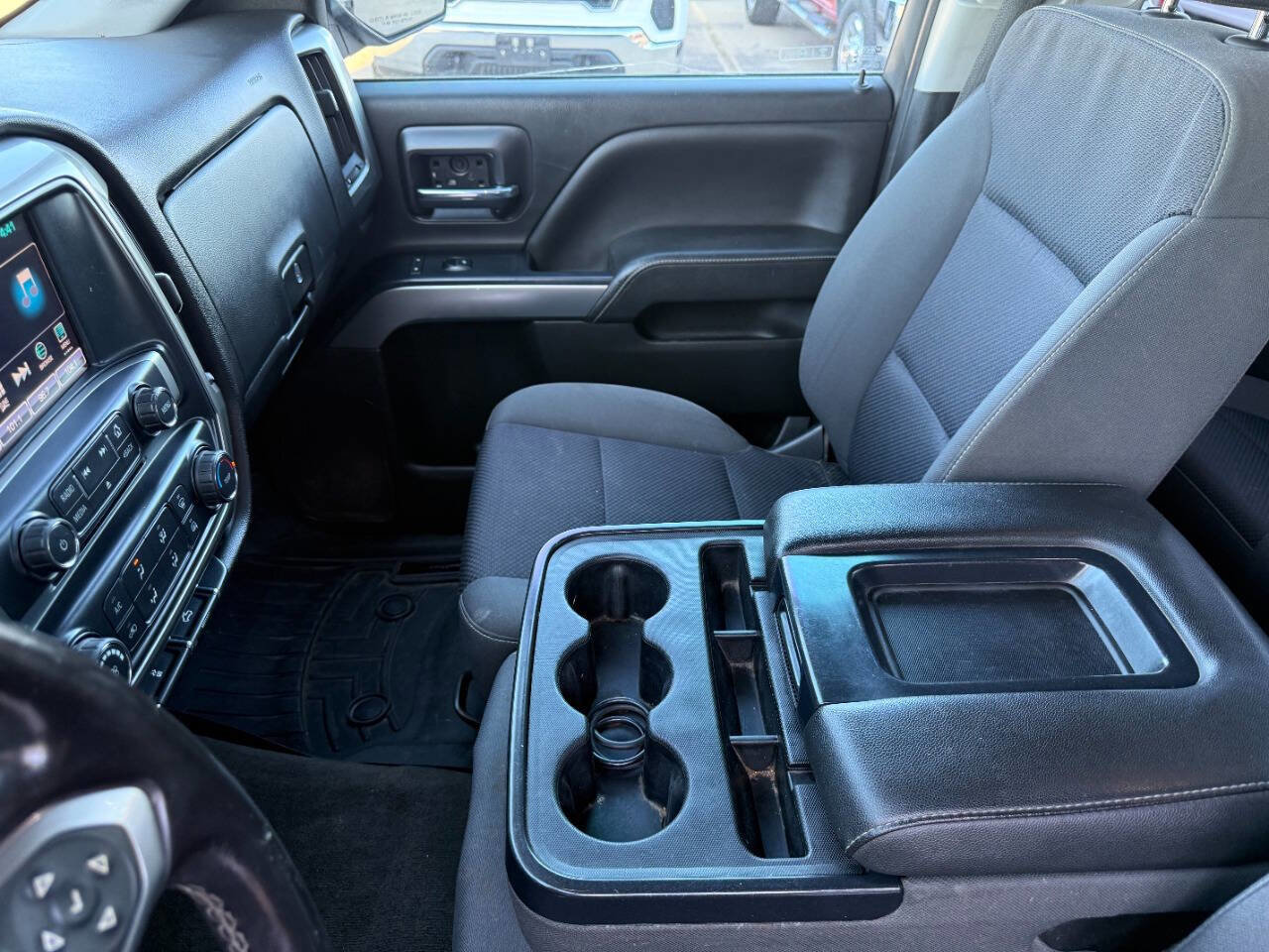 Used 2018 Chevrolet Silverado 1500 LT RWD image 11