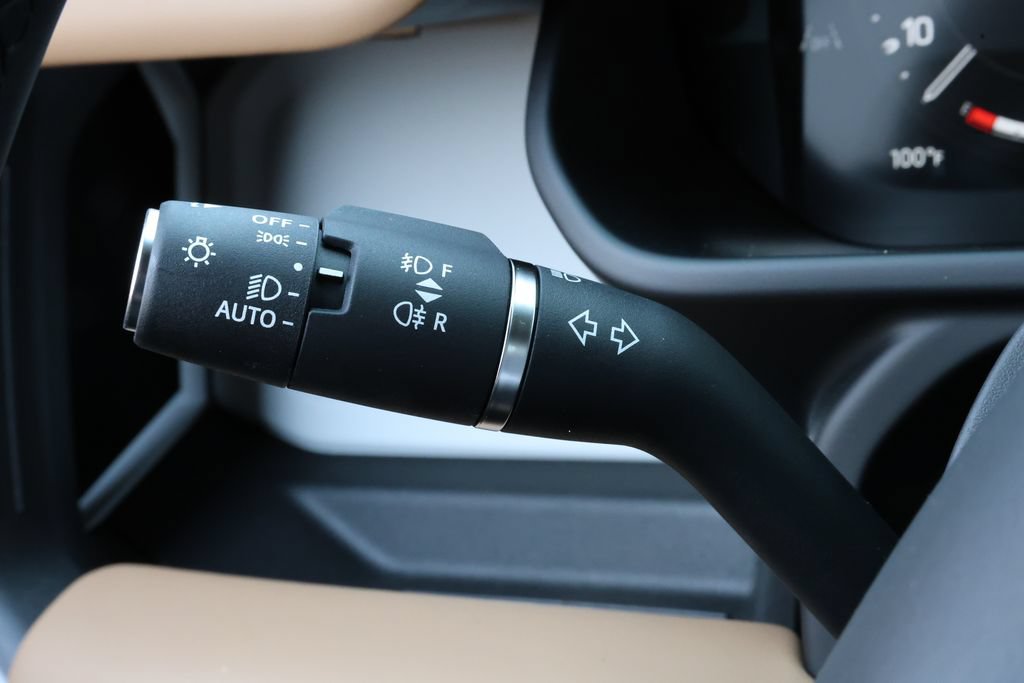 New 2026 Land Rover Defender 110 X-Dynamic SE AWD/4WD image 24