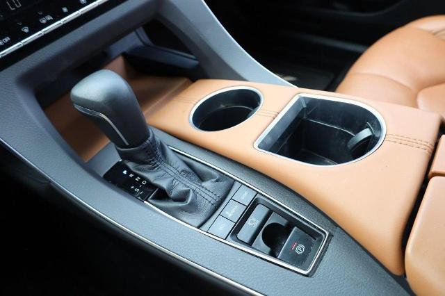 Used 2019 Toyota Avalon Limited w/ Protection Package FWD image 16