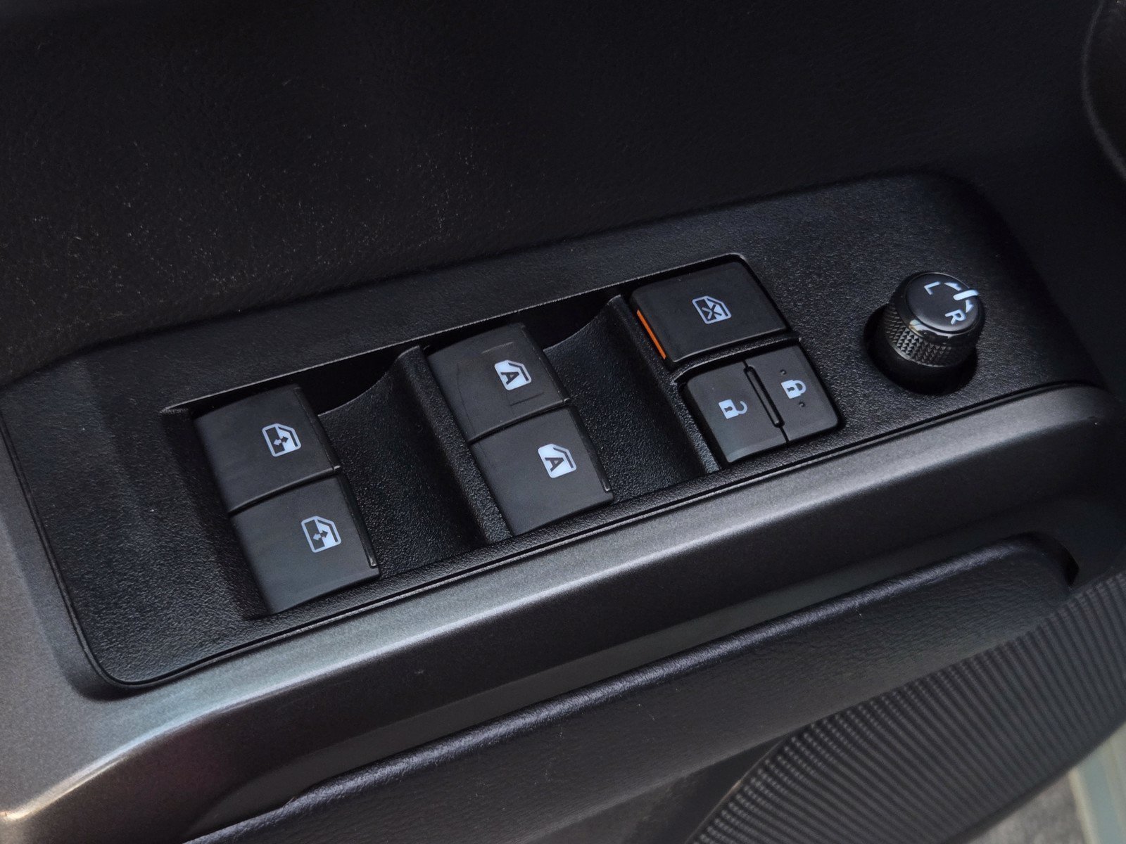 Certified 2023 Toyota Tacoma TRD Off-Road AWD/4WD image 11