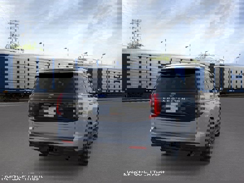 New 2025 Ford Expedition Active image 31