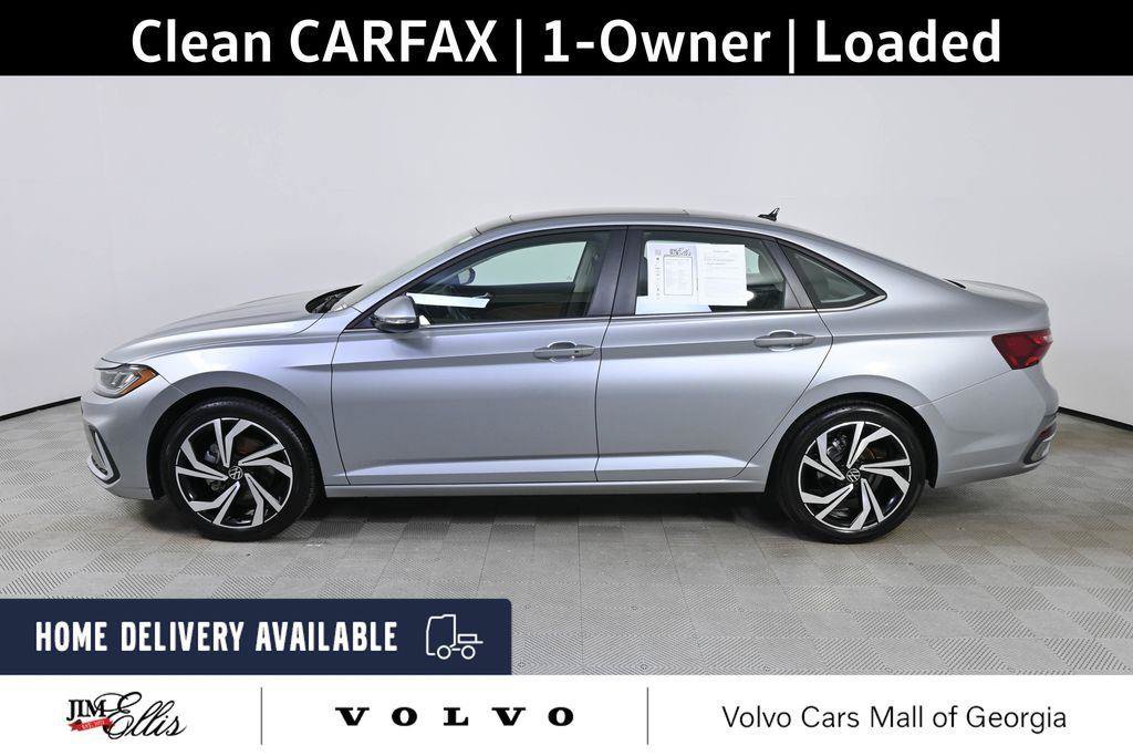 Used 2025 Volkswagen Jetta SEL FWD image 3