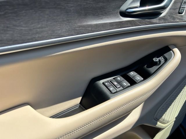 Used 2024 Jeep Grand Cherokee Limited w/ Black Appearance Package image 29