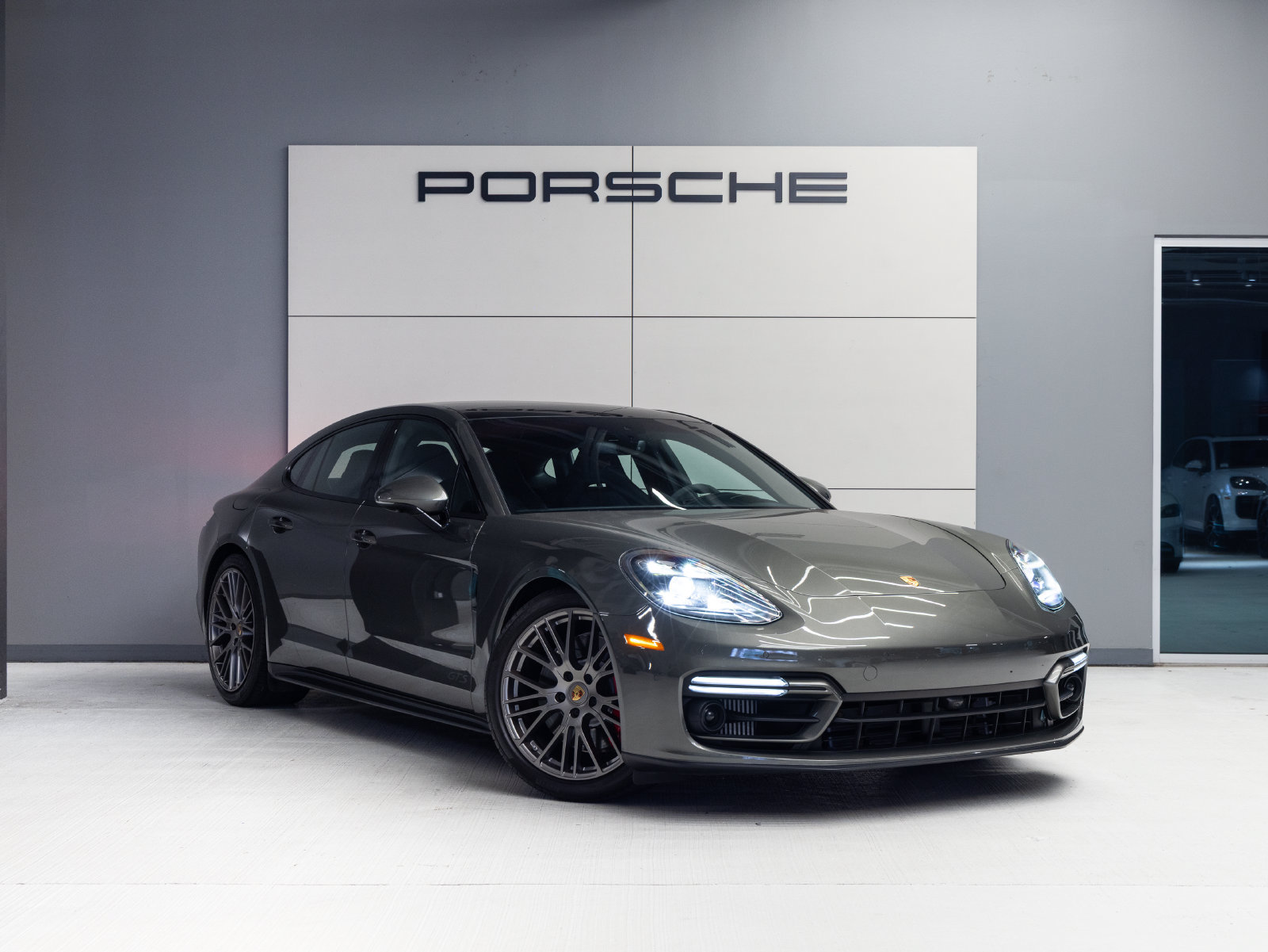 Certified 2023 Porsche Panamera GTS AWD/4WD image 9