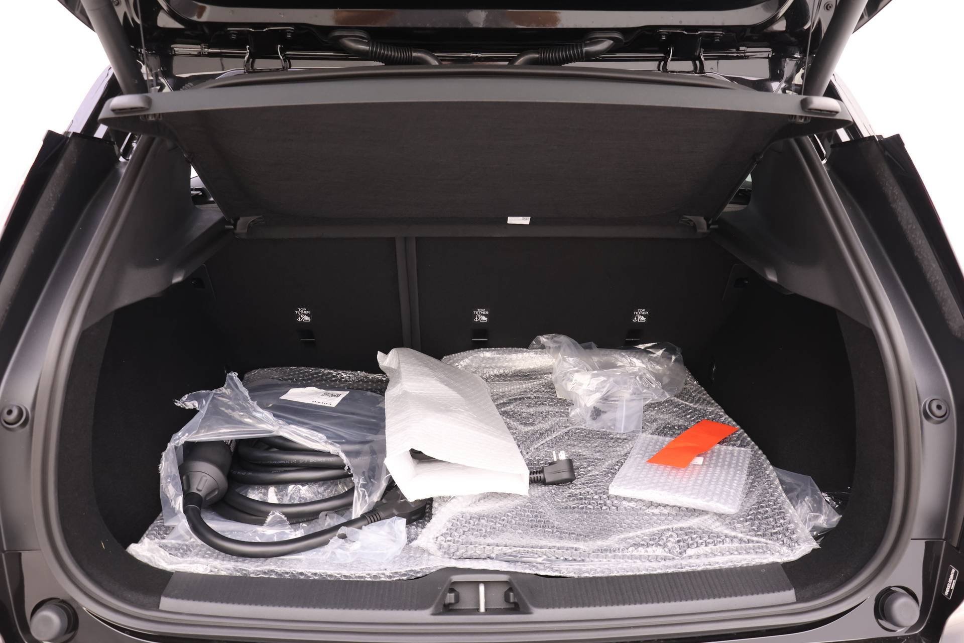 New 2025 Volvo EX30 Ultra w/ Protection Package Premier image 16